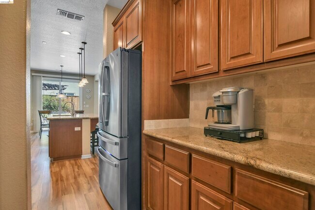 Building Photo - 5563 Arcadia Cir