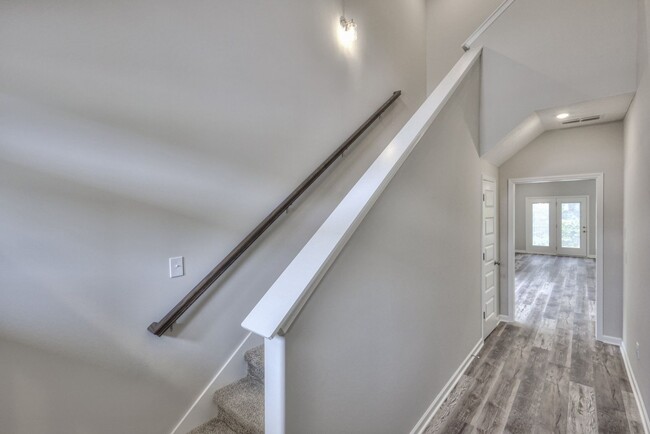 Building Photo - Beautiful NEW 3 Bed 2.5 Bath Townhome in M...