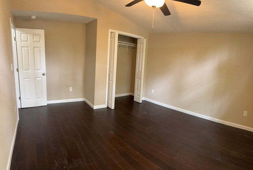bedroom - 1665 Rim Rd