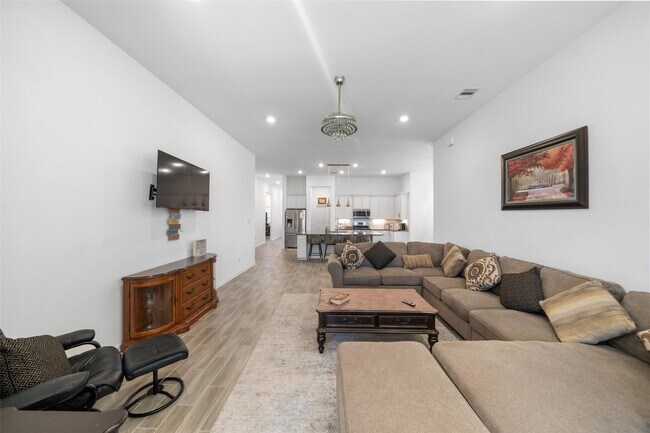 Building Photo - 11107 Willamer St