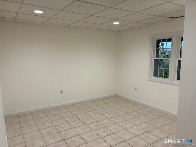 Building Photo - 924 Quinnipiac Ave