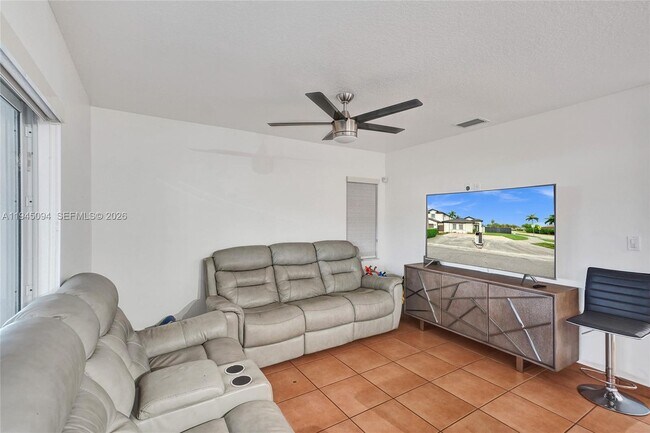 Building Photo - 898 NW 131st Ave