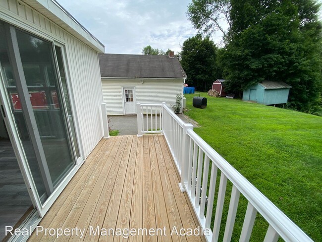 Building Photo - 3 br, 1.5 bath House - 13 Elm Street