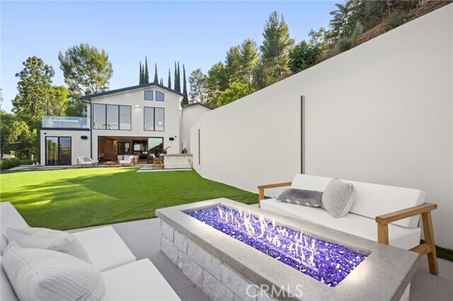 Building Photo - 4551 Alonzo Ave