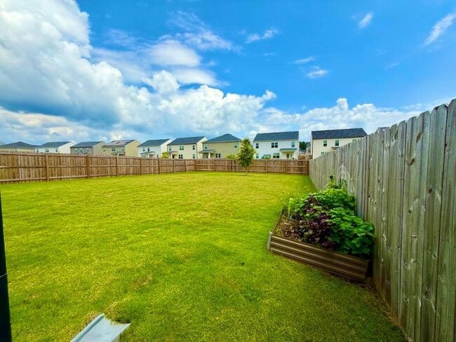 Building Photo - 2015 Waycross Ln