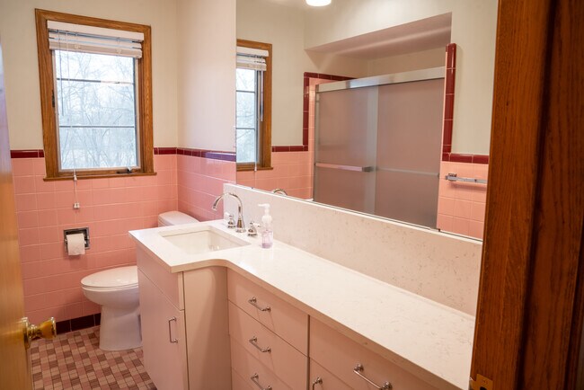 Building Photo - 3938 W 49th St