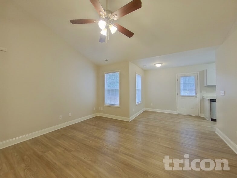 Building Photo - 821 Gore St