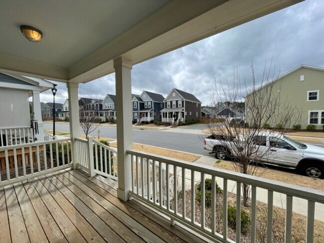 Building Photo - 1332 Big Falls Dr