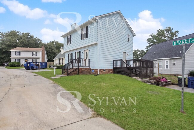 Building Photo - Enjoy Relaxation & Sophistication in this lovely 3 bedroom, 2.5 bath home.