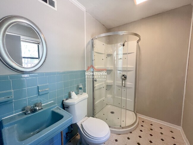 Building Photo - 3730 Forest Glen Dr