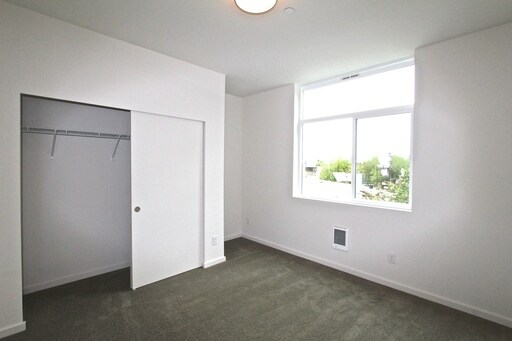 Building Photo - Open House Saturday! Stunning Modern Crown Hill Townhouse!