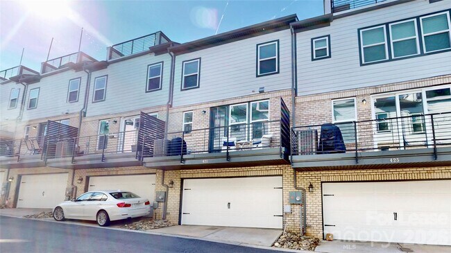 Building Photo - 421 Grey Reagan Trail