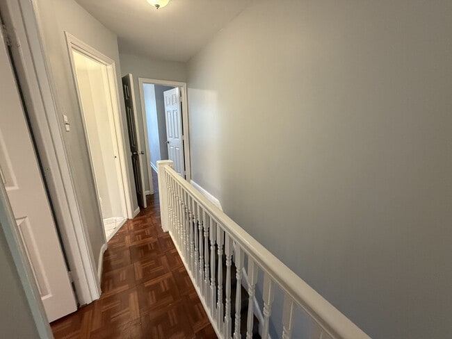 Building Photo - 1104 Baring St