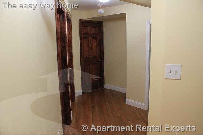 Building Photo - 154 Magazine St