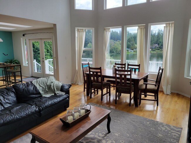 Building Photo - Lake Retreat Waterfront Living | Spacious Home with Views + Utilities Included