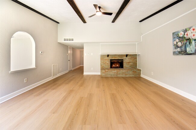 Building Photo - 15515 Mira Monte Dr