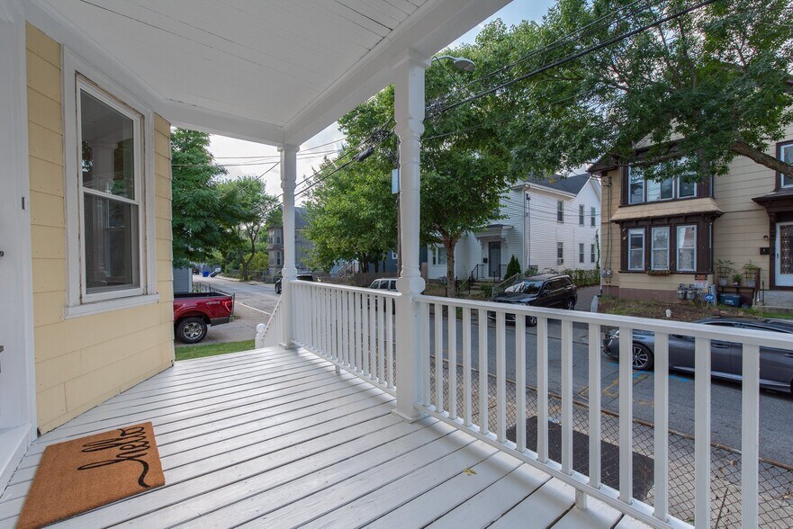 Building Photo - 73 Vandewater St