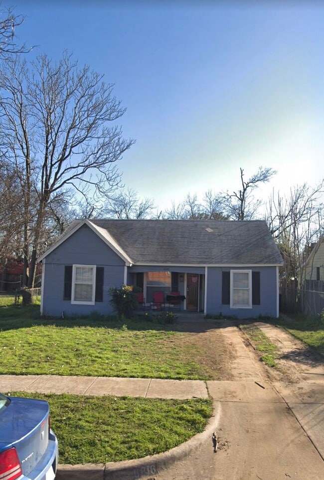 Building Photo - Single-Family Home In Handley.