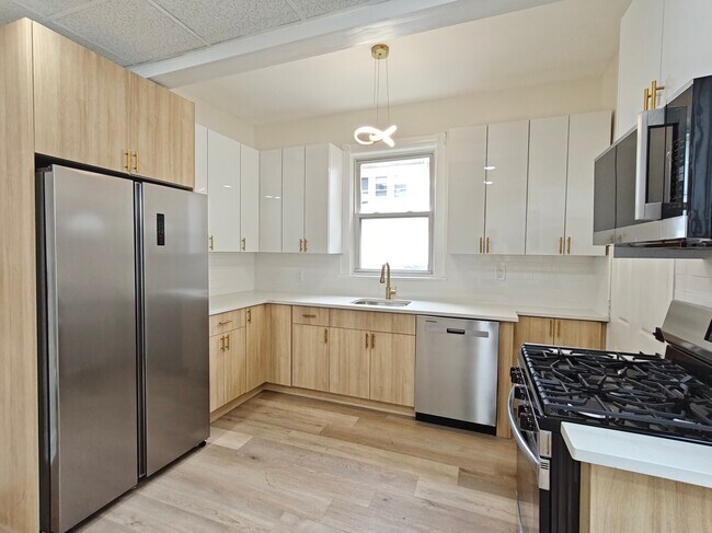 Building Photo - 2146 44th St