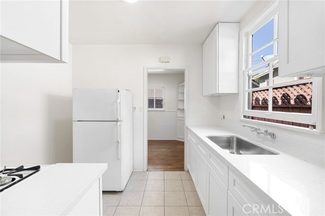 Building Photo - 1367 N Mentor Ave