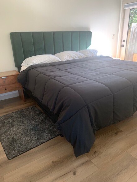 Building Photo - 7822 Toland Ave