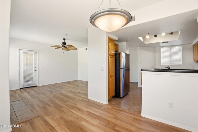 Building Photo - 4925 E Desert Cove Ave