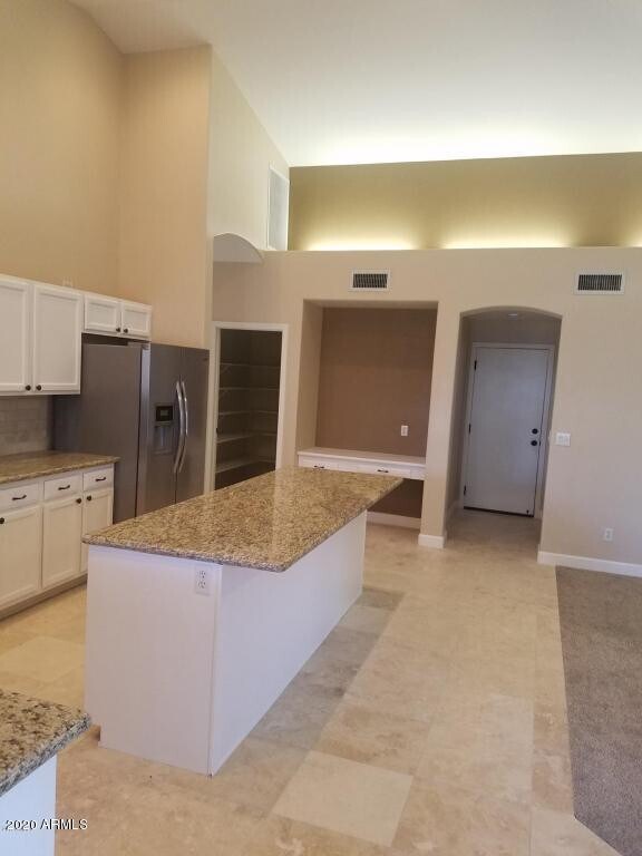 Building Photo - 6834 E Gelding Dr