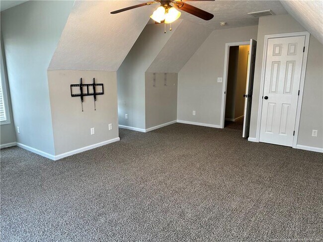 Building Photo - 1311 Shoshone Pl