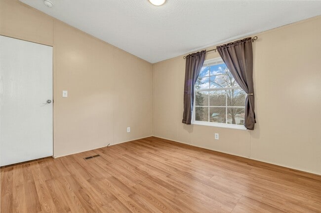 Building Photo - 9 Harwood Cemetary Rd