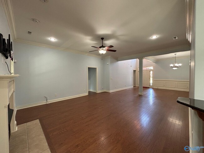Building Photo - 15110 Lakeside Trail SW