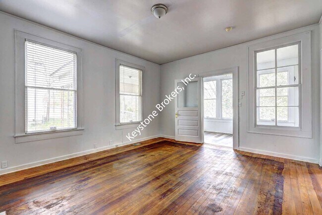 Building Photo - 1282 Baker Dr