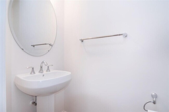 Building Photo - 126 Riverwalk Cir E