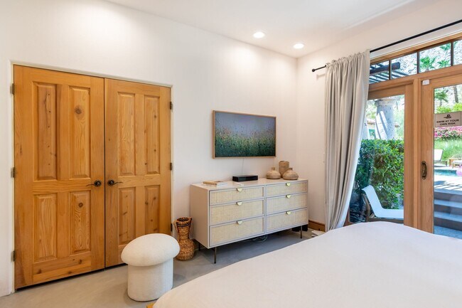 Building Photo - Luxury Oasis in Palm Springs Retreat