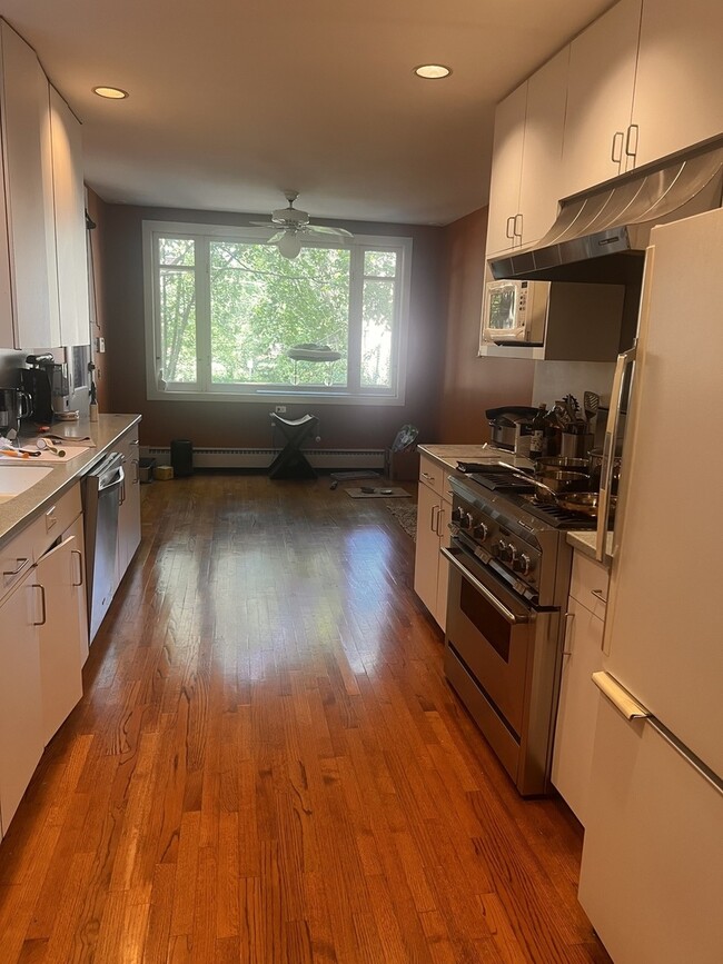 Building Photo - 5714 S Kimbark Ave