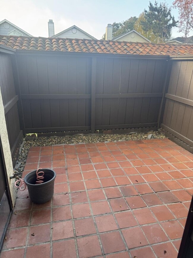 Building Photo - 39997 Cedar Blvd