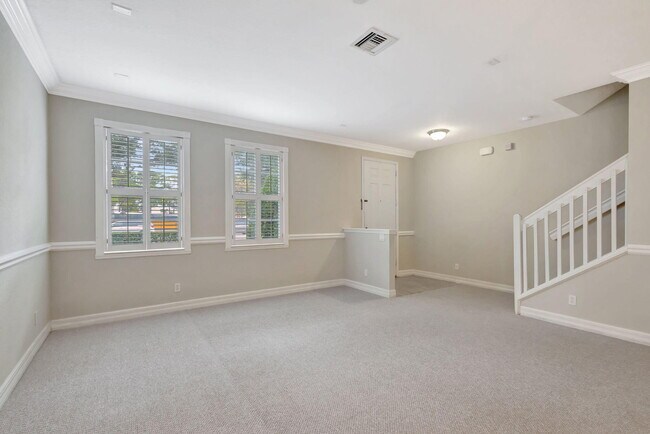 Building Photo - 575 Dakota Dr