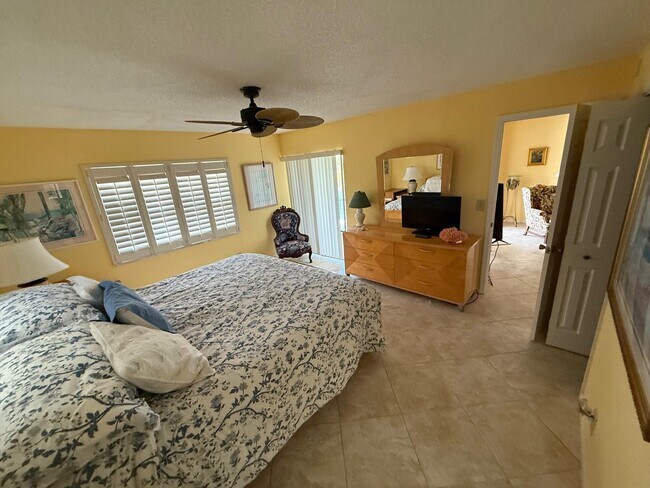 Building Photo - 1070 Sugar Sands Blvd
