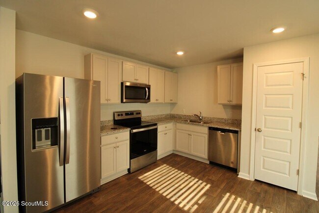 Building Photo - 507 Autumns Wood Cir W