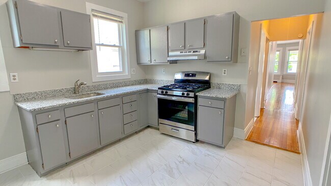 Building Photo - 544 Hudson Ave