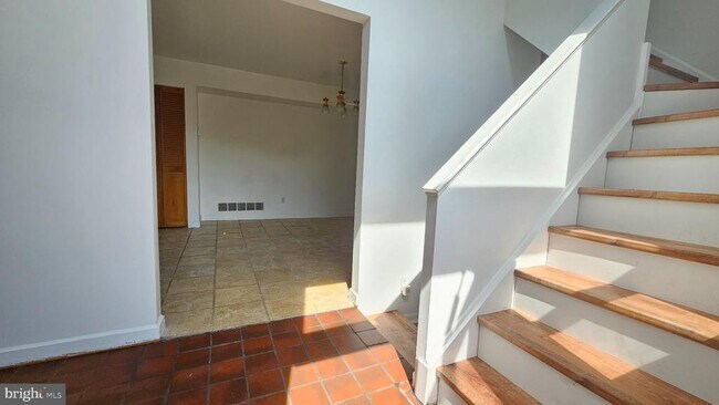 Building Photo - 117 Hamlet Dr