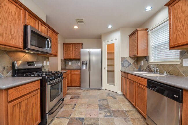 Building Photo - 19210 Mission Cove Ln