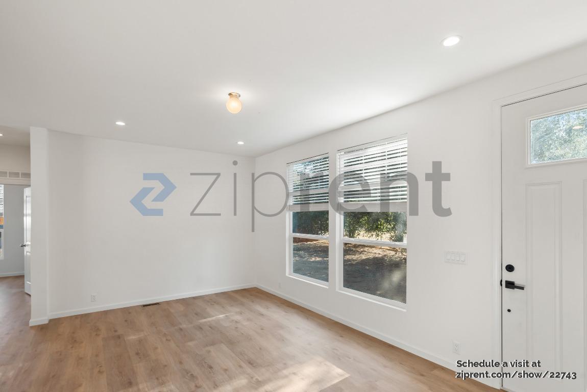 Building Photo - 1133 Lovell Ave