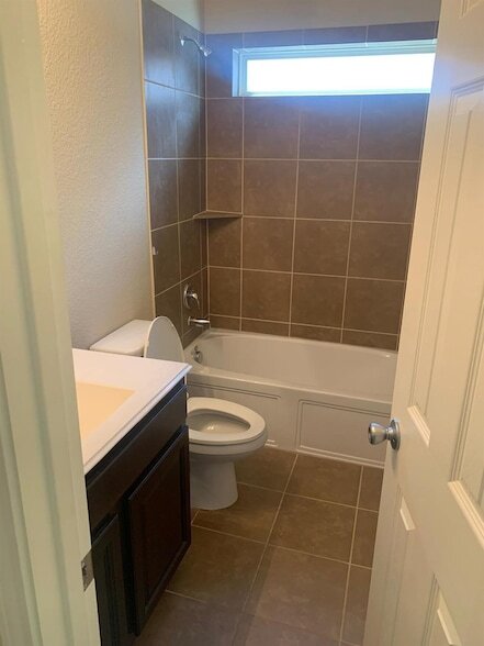 Building Photo - 2209 Scott Creek Dr