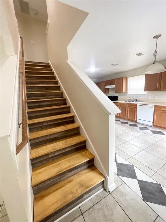Building Photo - 8106 Sanders Forest Ct