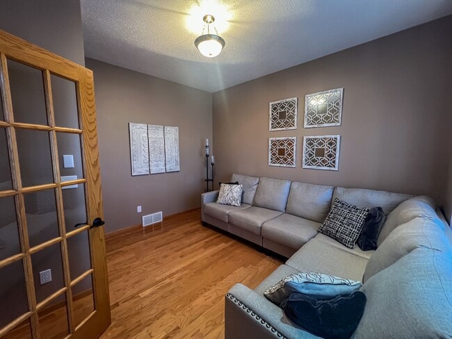 Building Photo - Single Family Home in Moorhead!