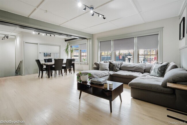 Building Photo - 4 Raymond Ave