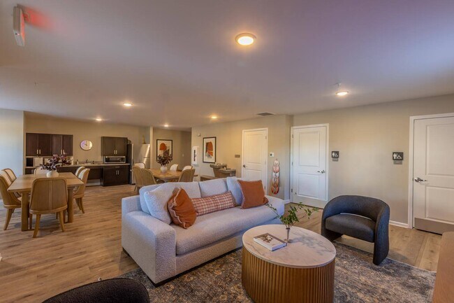 Building Photo - Clemons Greene