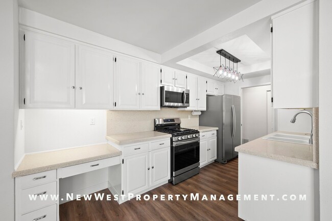 Building Photo - Beautifully upgraded Point Loma 2-bedroom ...