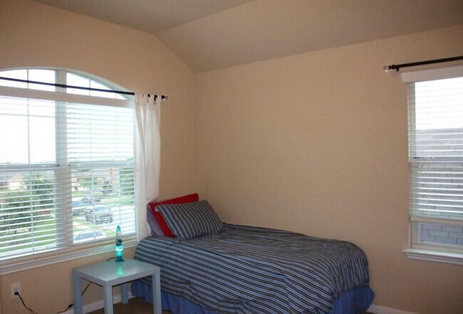 Building Photo - 7714 Stephany Taylor Dr
