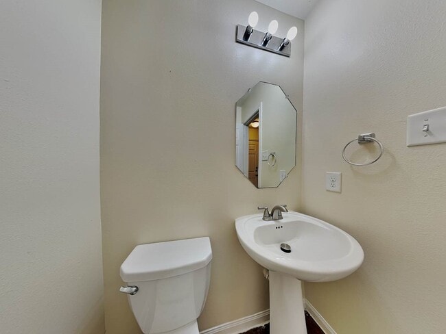 Building Photo - 12618 Mountain Daisy Rd